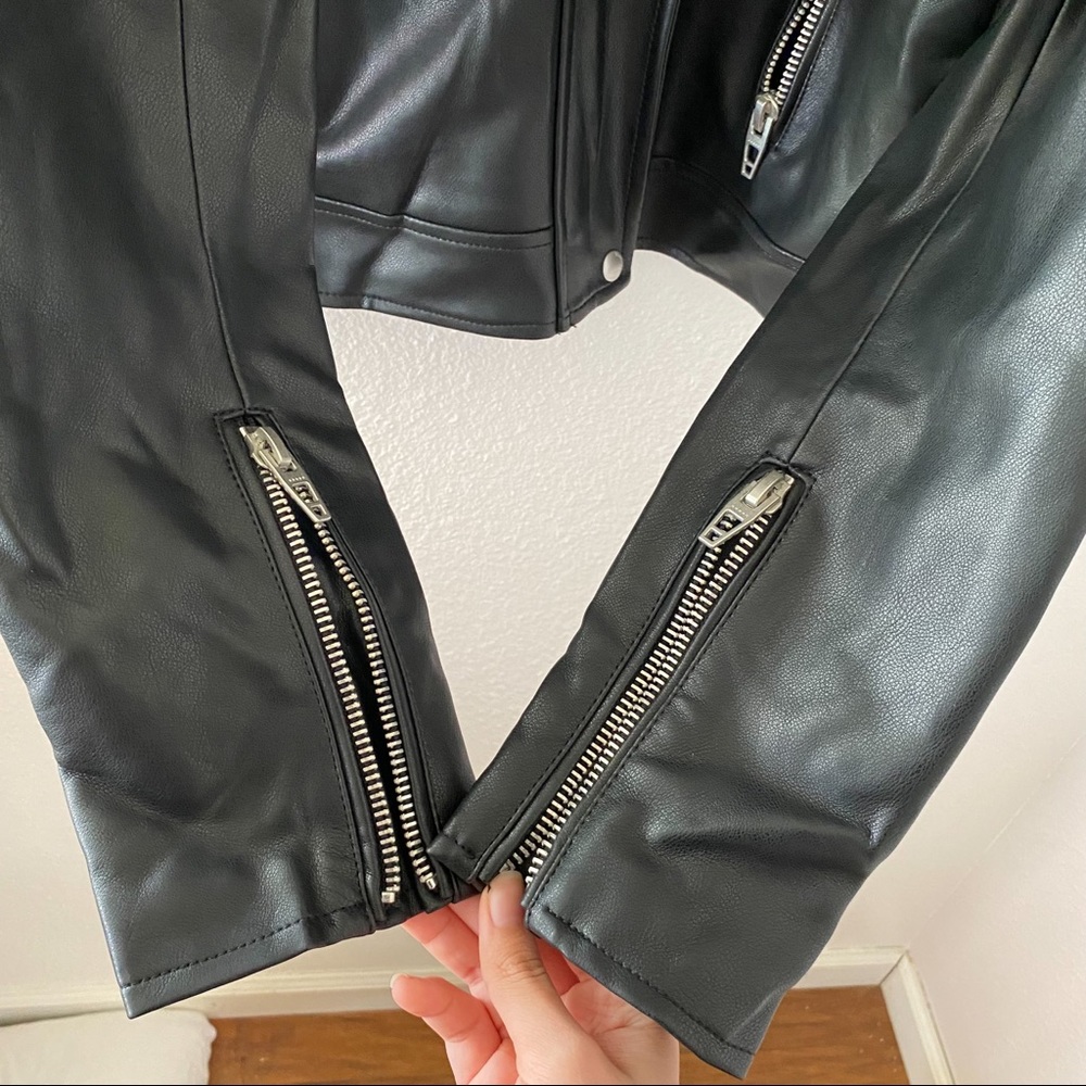 SOLD ON DEPOP - Picture 4 of 12